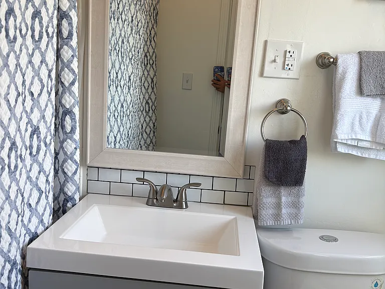 1717 Main St #10 — Photo 7
