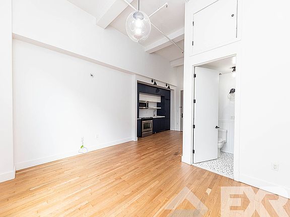 4th image of 180 Bainbridge St #308