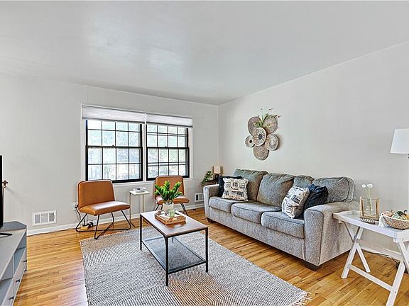 5th image of 8806 W 98th Ter