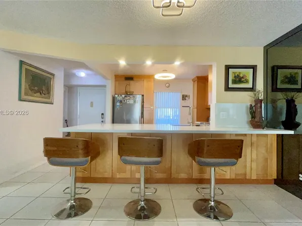 190 SE 5th Ave APT 104, Dania Beach, FL 33004