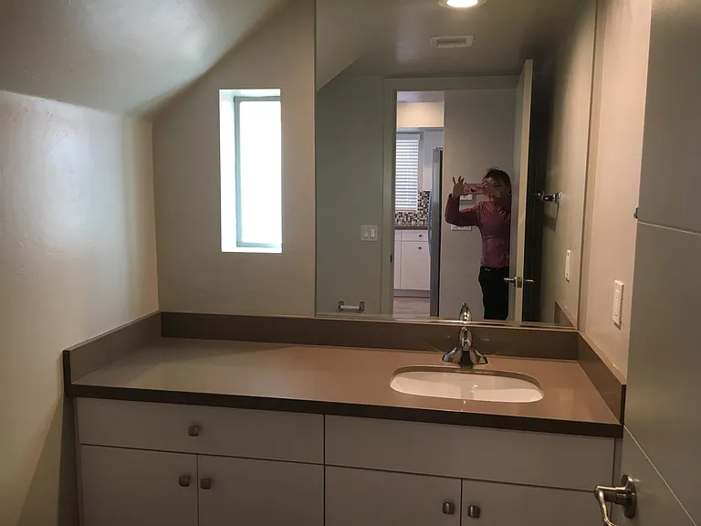 982 E Park Modern Dr — Photo 5