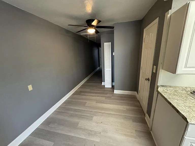 4114 Moncrief Rd — Photo 7