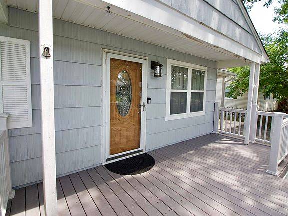 4th image of 955 McGuire Dr