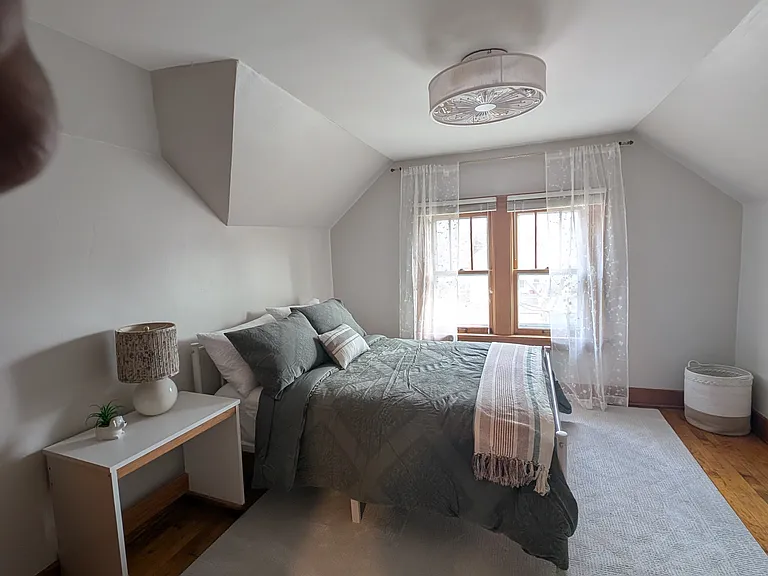2408 Green St #1 — Photo 14