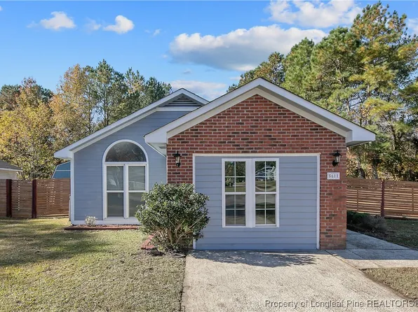 5611 Island View Dr, Hope Mills, NC 28348