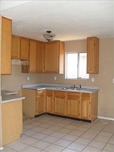 4th image of 2701 Parkdale Dr
