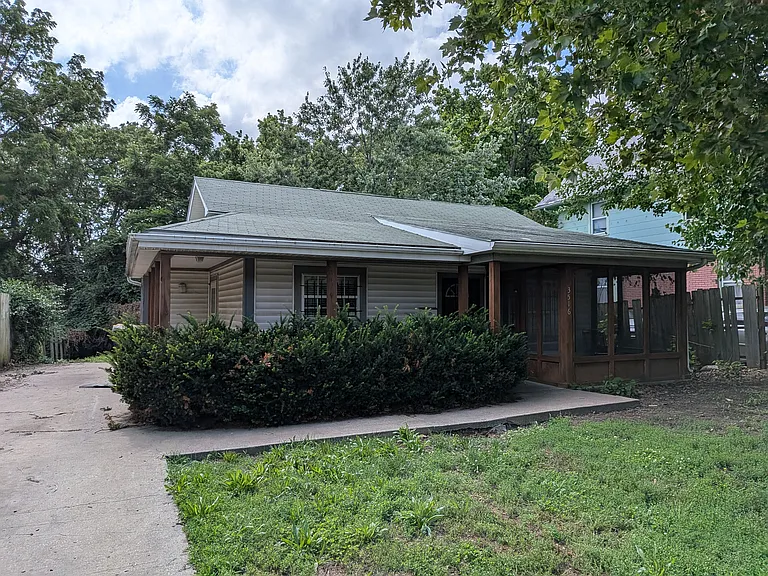 3516 Michigan Ave — Photo 4