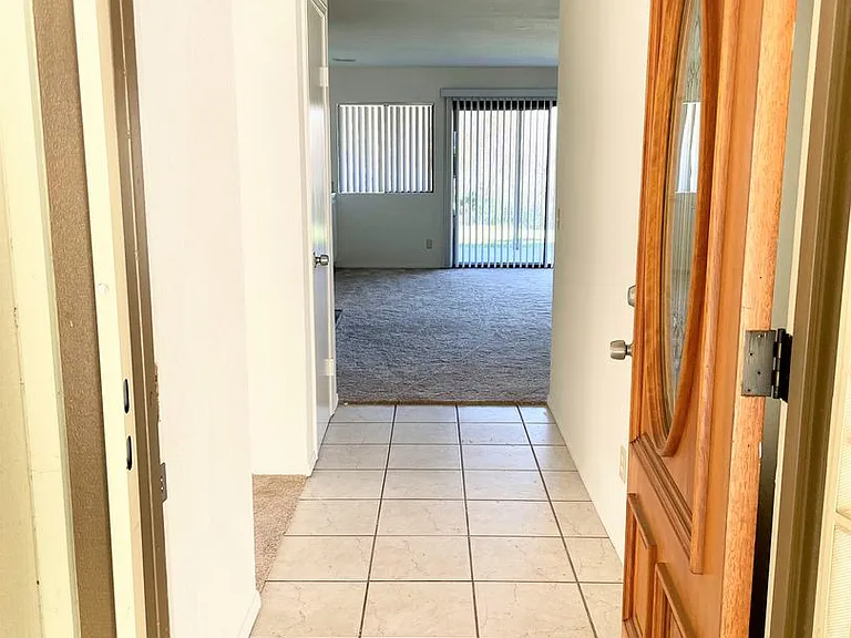 31238 Old River Rd — Photo 2