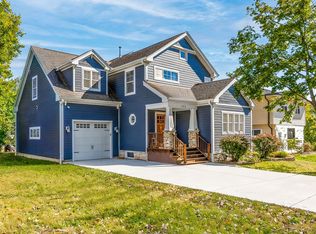 115 S Wilmette Ave, Westmont, IL 60559