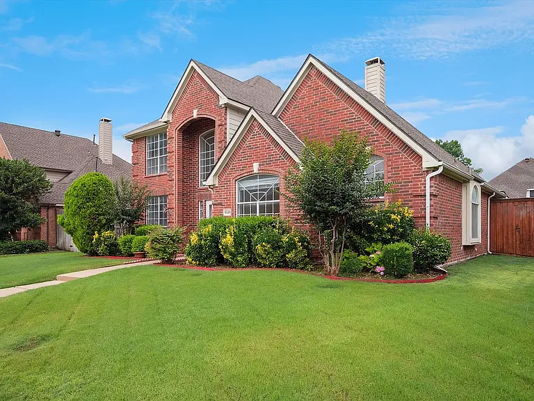 6629 Wickliff Trl — Photo 2