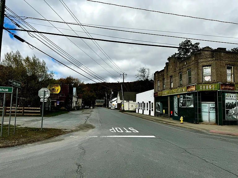 32 Main St #B — Photo 9