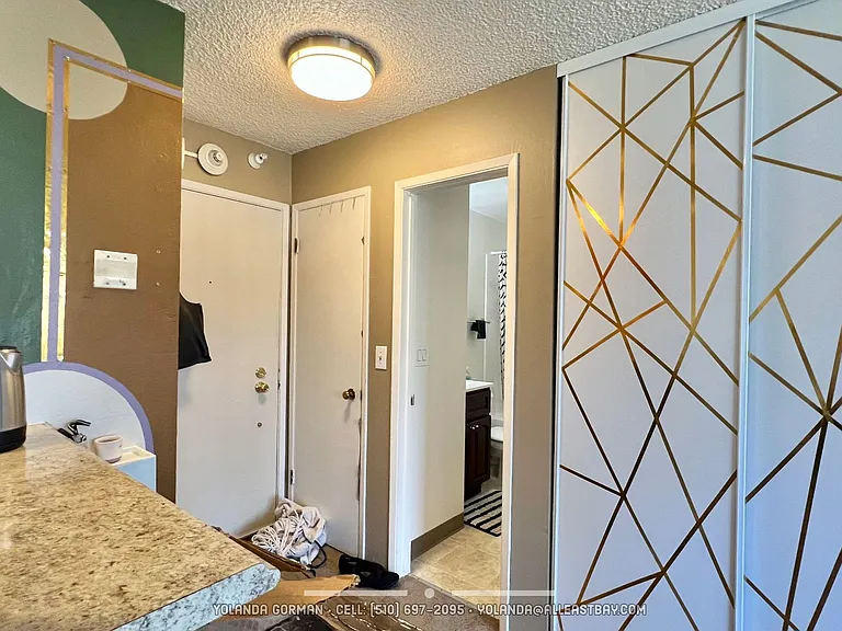 8 Admiral Dr #424 — Photo 8