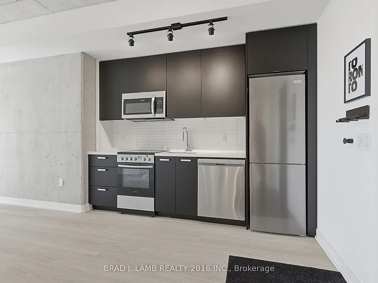 284 King St E #1303 — Photo 2