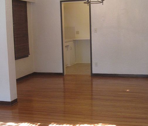 3rd image of 1321 E California Ave APT A