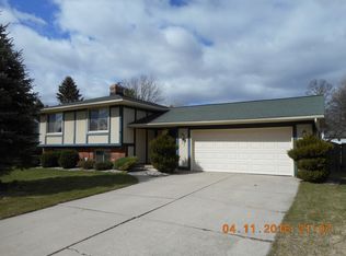 365 N Frost Dr, Saginaw, MI