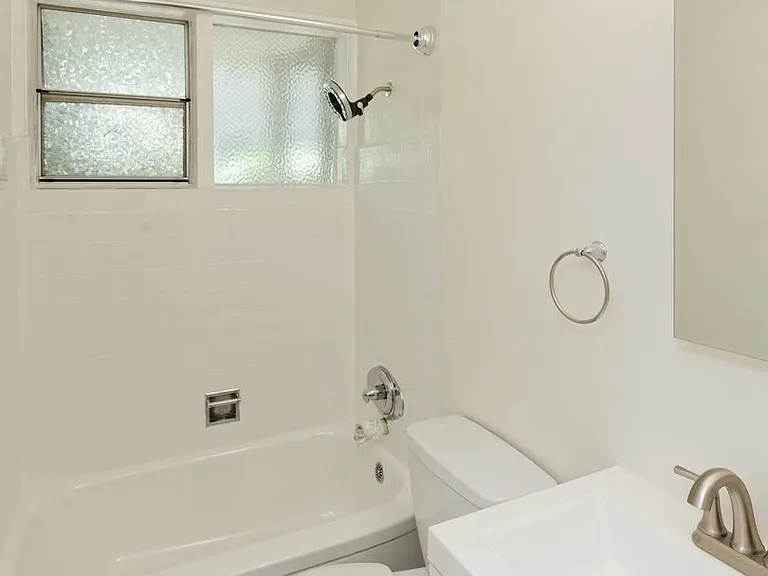 2901 Claremont Ave — Photo 17