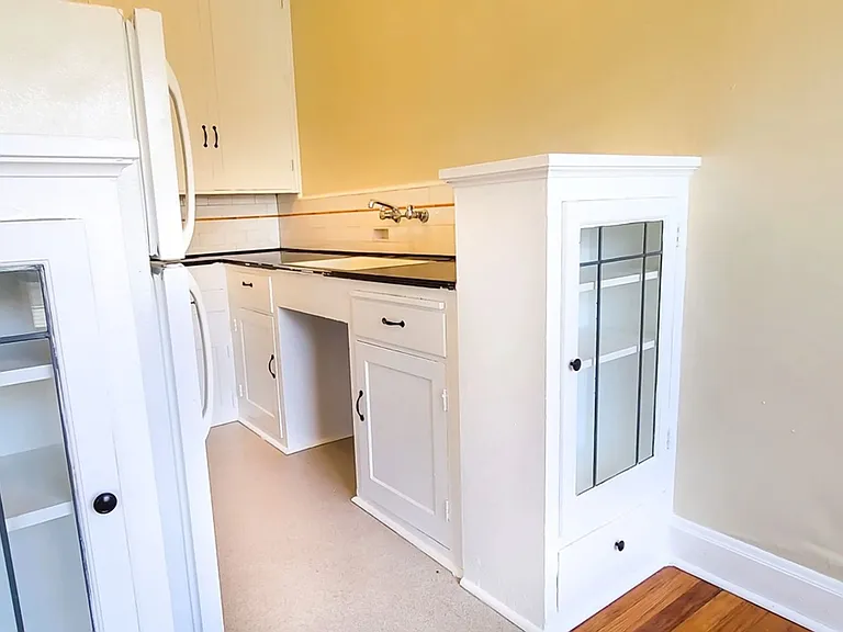 2167 NW Flanders St — Photo 10