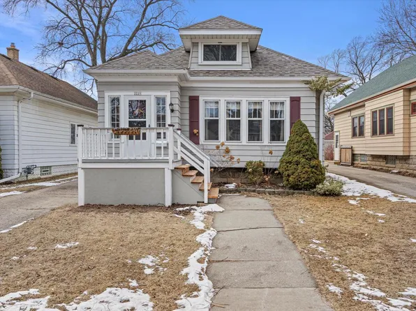 2229 North 66th STREET, Wauwatosa, WI 53213