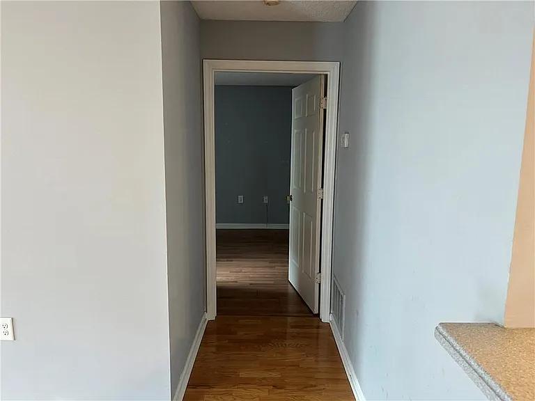612 Granville Ct — Photo 12
