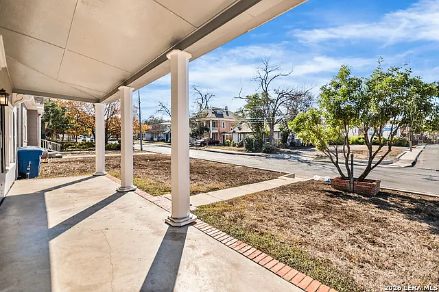 2 bed, 1.0 bath, 1010 sqft, $1,250 — Photo 3