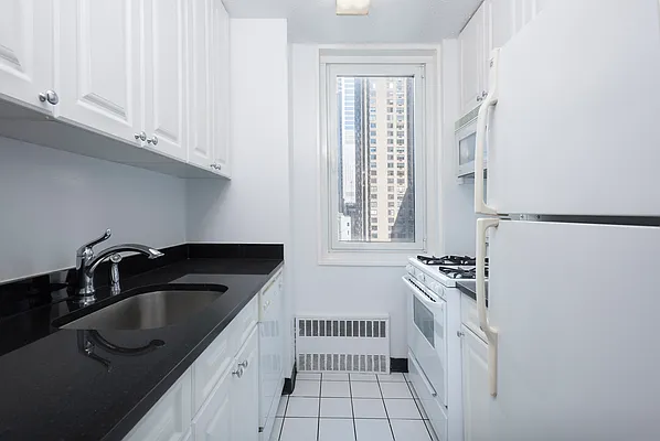 Rented by Douglas Elliman | media 20