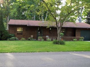 1742 Falkirk Rd, Madison, OH 44057