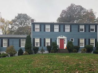 8 Allen Ct, Norwalk, CT 06851