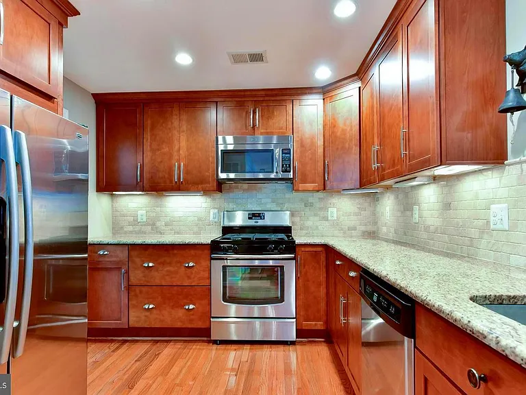 8011 Jackson Rd — Photo 9