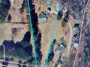 7536 Overhills Rd, Spring Lake, NC 28390