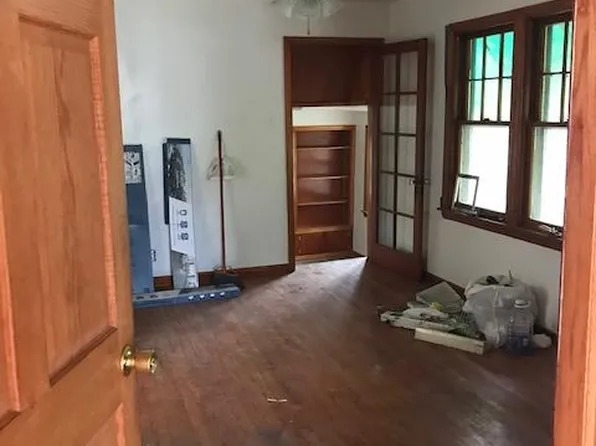 218 W William St Floor 2, Michigan City, IN 46360