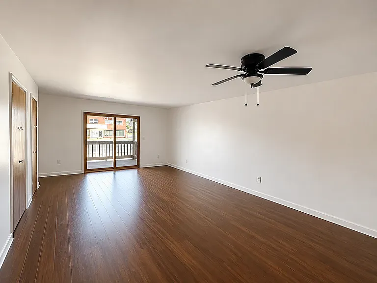 2 bed, 1030 sqft, $1,100 — Photo 1