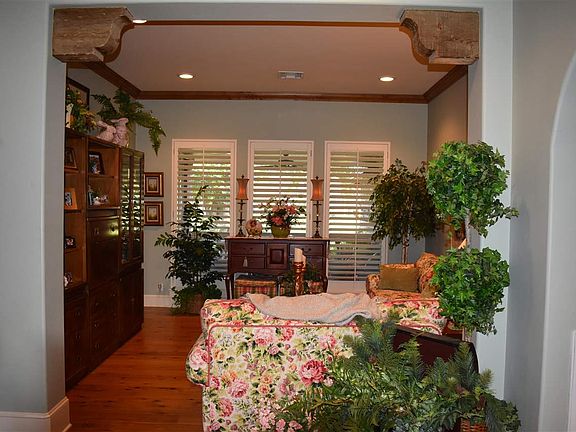 5th image of 3207 W Old Forest Ave