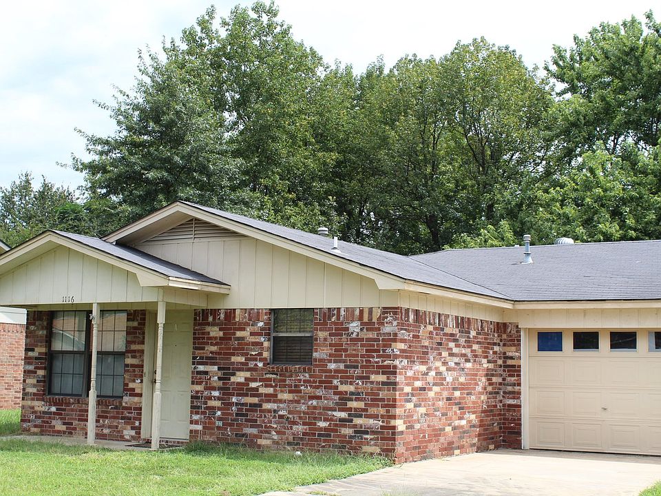 1st image of 1116 University Dr