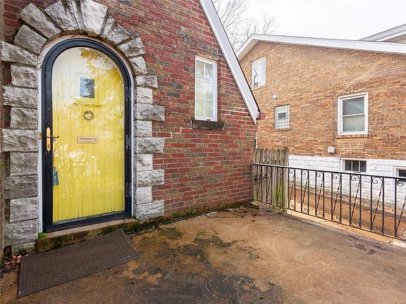 4th image of 7400 Bruno Ave