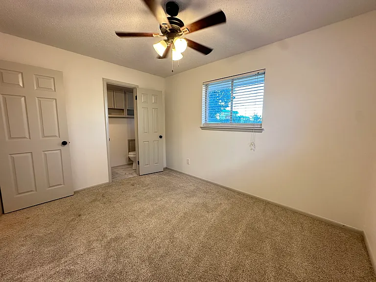 817 NW 9th St — Photo 18