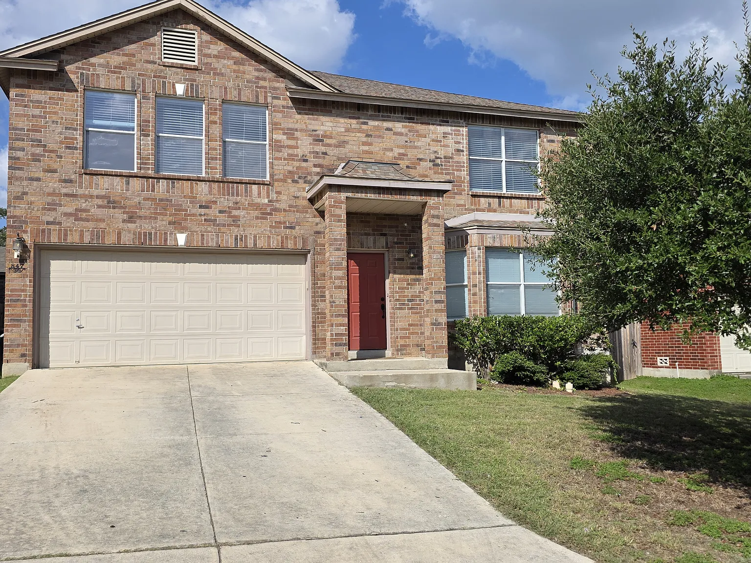 4 bed, 2.5 bath, 2360 sqft, $2,495 — Photo 3