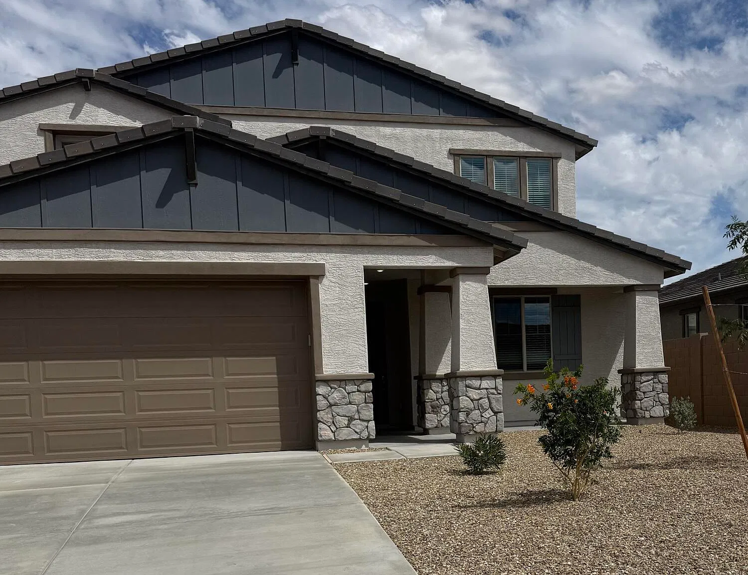 4 bed, 3.0 bath, 2511 sqft, $2,600 — Photo 1
