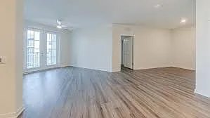2 bed, 1.0 bath, $4,050 — Photo 2