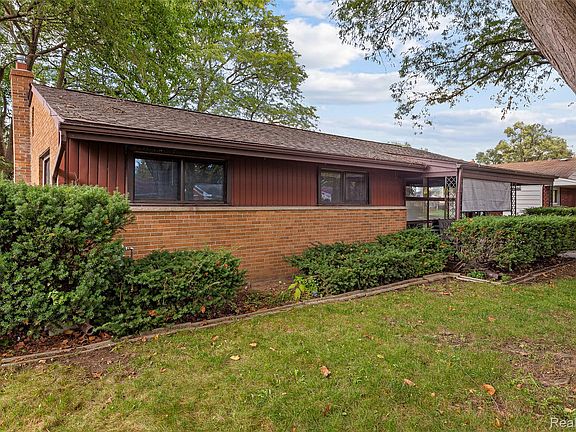 2nd image of 32149 Saint Annes Dr