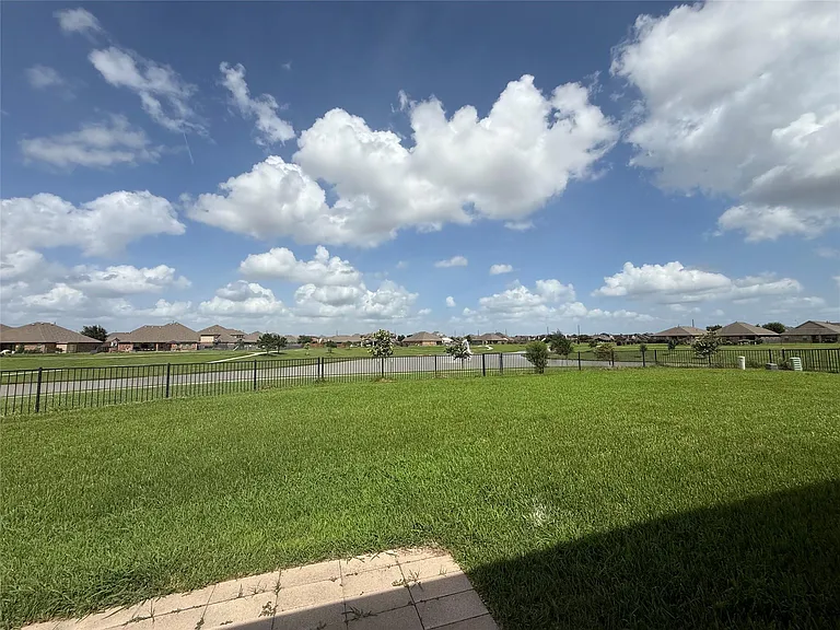 23603 Legano Dr — Photo 27