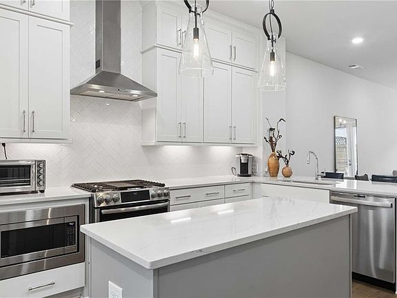 3rd image of 4217 Deming Cir
