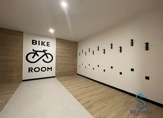 Rented by Skyhigh Realty NYC LLC | media 9