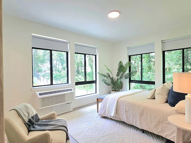 135-137 Fairfield Rd #209 — Photo 5