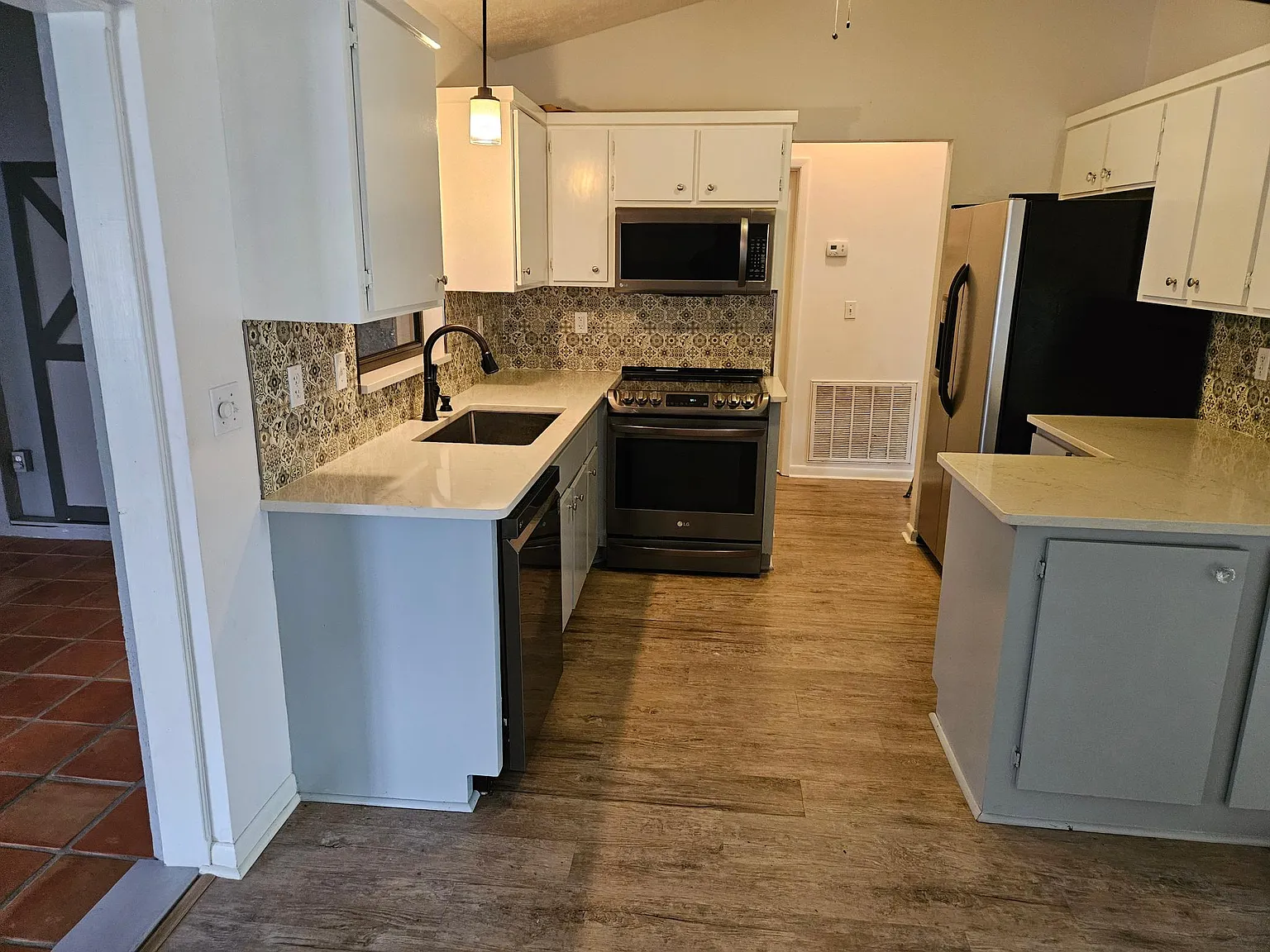 4200 Barbarossa Ave — Photo 3