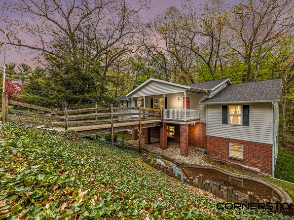 2070 Timberview Dr NE, Grand Rapids, MI 49525