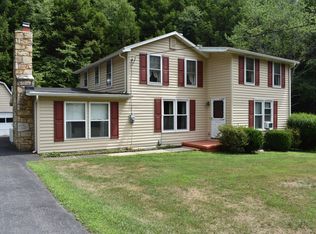 208 W Croak Hollow Rd, Lock Haven, PA 17745