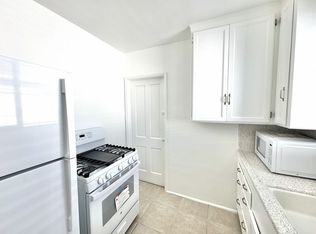 Light, Bright, & Spacious - 1 Bed/1 Bath Top Floor 4-Plex In Desirable North Park!, San Diego, CA 92116