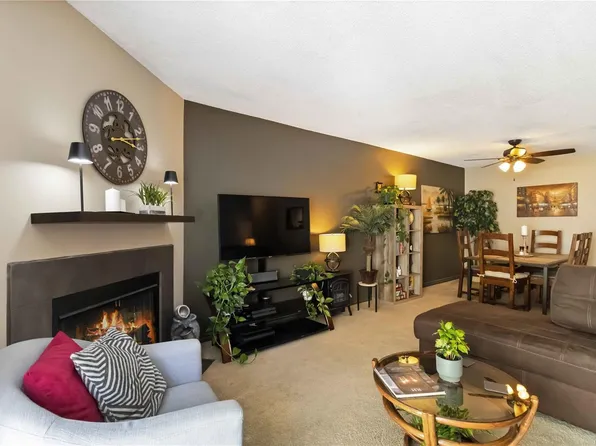 3255 Glasgow Ave #314, Saanich, BC V8X 4S4