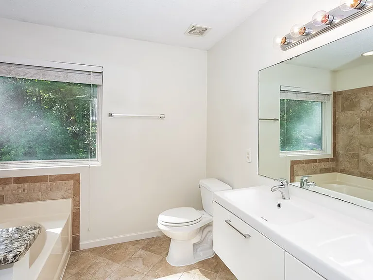 7530 Wilkins Terrace Dr — Photo 12