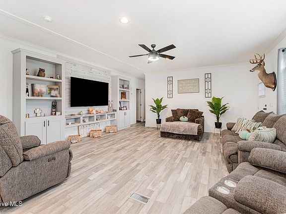 3rd image of 5204 Carr Road